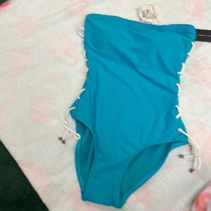 Tommy Hilfiger women’s one piece, bathing suit size 6, NWT